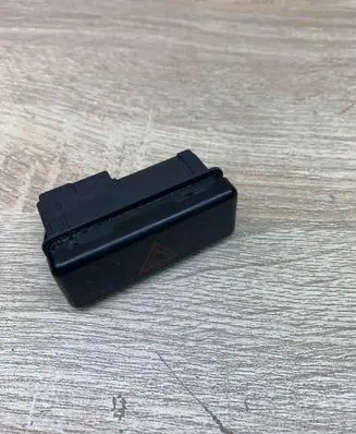 BMW 5 E39 Hazard light switch 8350947