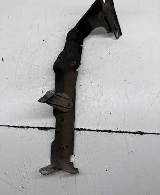 Audi A4 S4 B8 8K Fender mounting bracket 8K0821135C