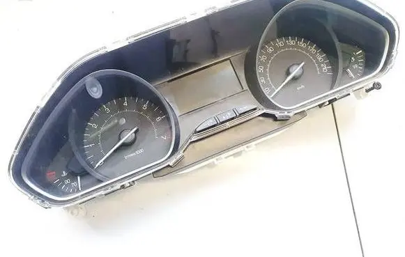 Speedometer (instrument cluster)