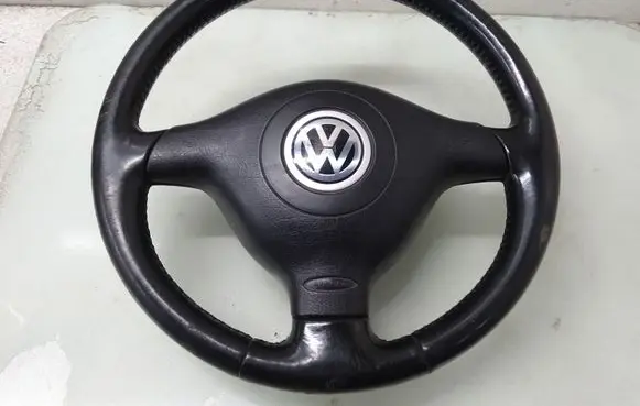 Volkswagen PASSAT B5.5 Steering wheel