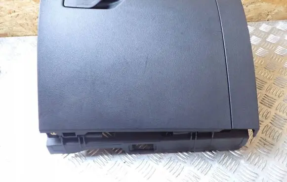 Skoda Fabia Mk4 (6VA) Glove box 