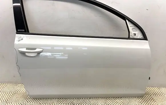 Volkswagen Golf VI Front door LB9A