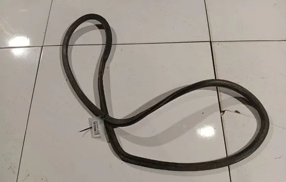 Volkswagen Caddy Rubber seal front coupe door