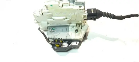 Audi A4 S4 B7 8E 8H Front door lock