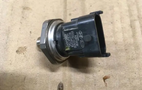 Hyundai Ioniq Fuel pressure sensor 3534203AC0