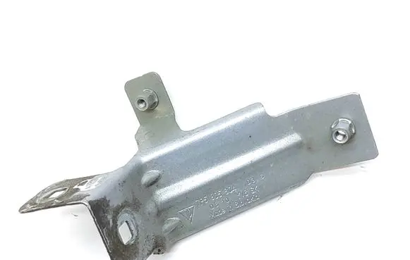Porsche Cayenne (92A) Fender mounting bracket 7P5805604 0610