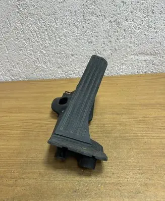 Volkswagen PASSAT CC Accelerator throttle pedal 1K2723503 6PV00874501