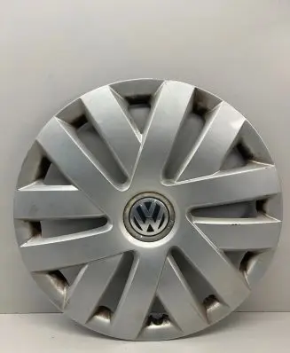Volkswagen Touran I R16 wheel hub/cap/trim 8R0601147C