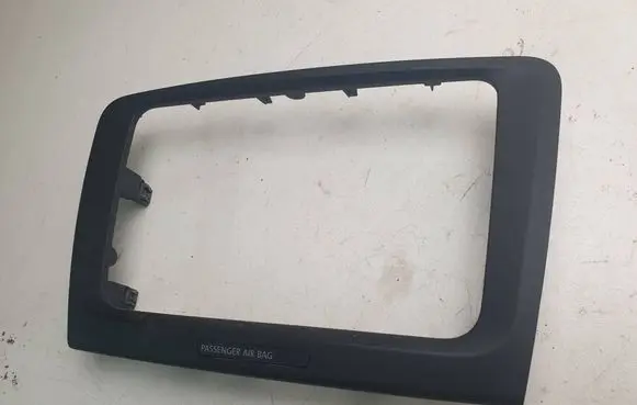 Radio/GPS head unit trim