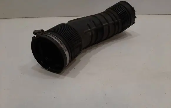 Volvo V70 Air intake hose/pipe 6898050