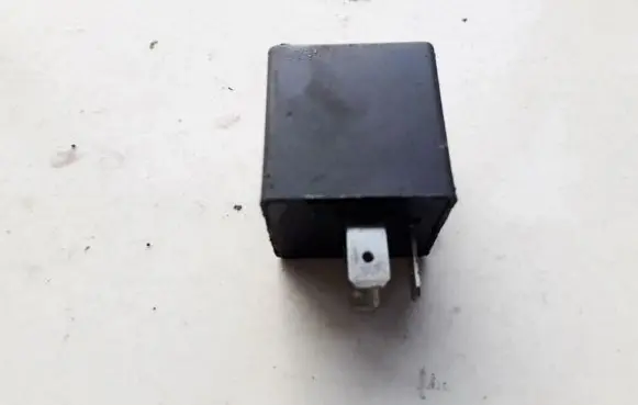 Volkswagen Golf III Other relay 50702537