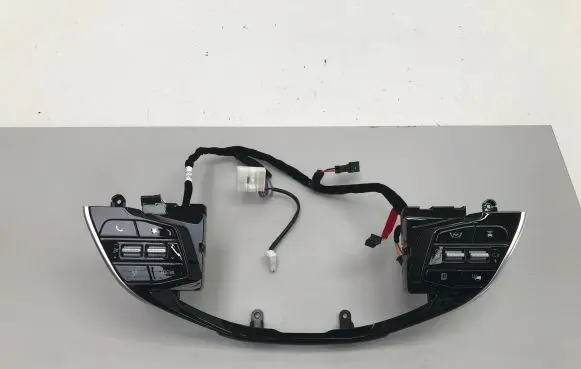 Steering wheel buttons/switches