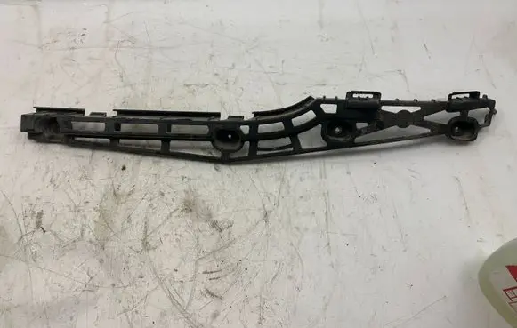 Opel Insignia A Rear bumper mounting bracket 13238838