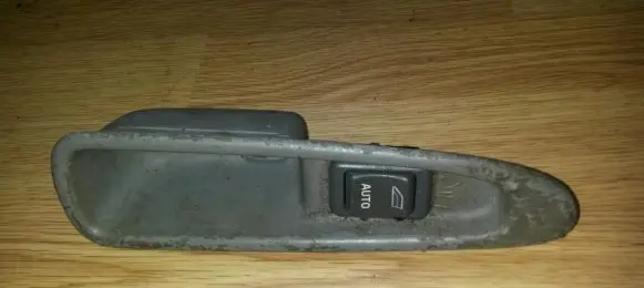 Volvo S40, V40 Electric window control switch 821425