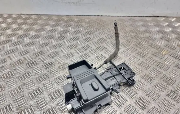 Mercedes-Benz E W212 Tailgate interior release/open handle A2127500393