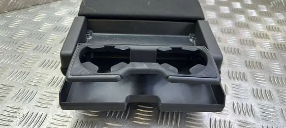 Volvo XC60 Cup holder back 