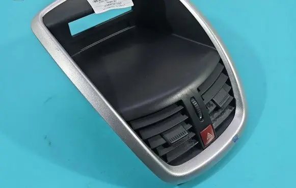 Dash center air vent grill