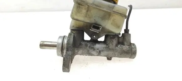 Subaru Legacy Master brake cylinder