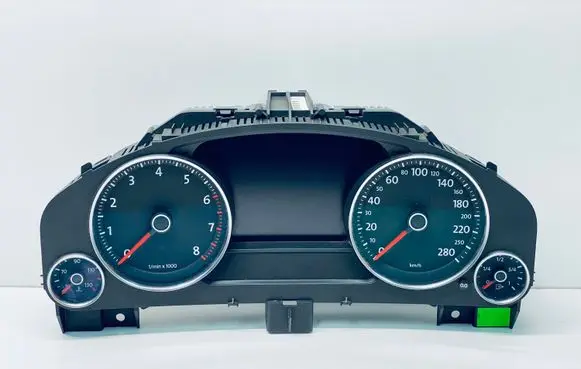 Volkswagen Touareg II Speedometer (instrument cluster) 7P6920881C