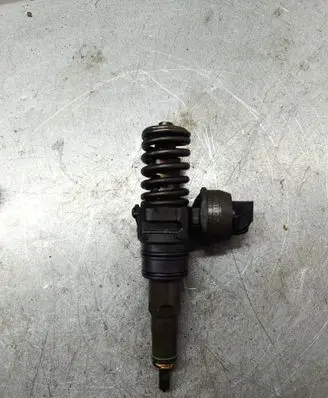 Audi A4 S4 B7 8E 8H Fuel injector 038130073BJ