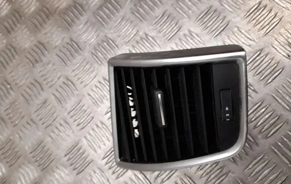 Audi Q5 SQ5 Rear air vent grill 8R1820902F