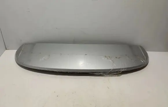 Tailgate/trunk spoiler