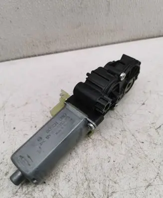 Volvo XC90 Seat adjustment motor 0390203245