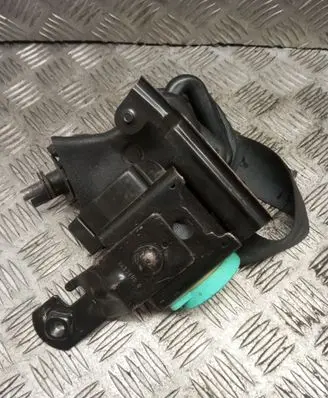 Chrysler Voyager Rear seatbelt 4680221