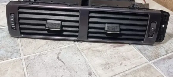 Audi A6 S6 C5 4B Dash center air vent grill 4B1820951