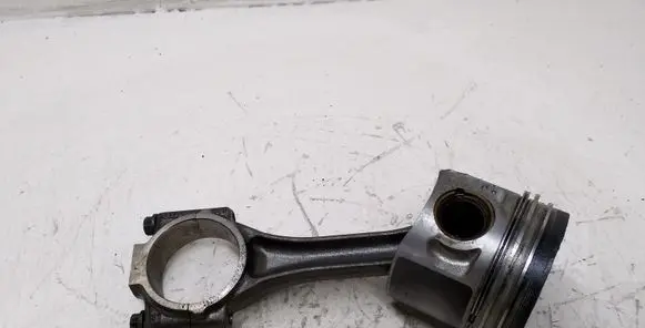 Ford Galaxy Piston with connecting rod