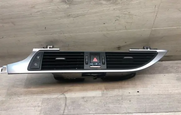 Audi A6 S6 C7 4G Dash center air vent grill 4G1820951