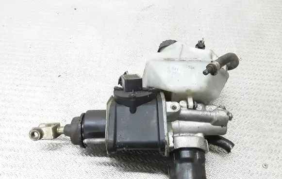 Mercedes-Benz E W211 Master brake cylinder A2114300302