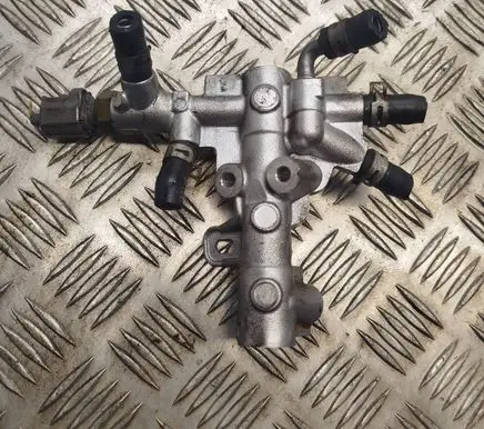 Mazda CX-5 Fuel distributor 