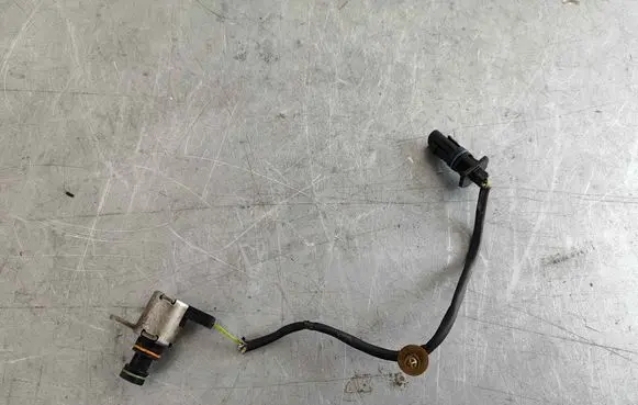 Volvo XC60 Oil pressure sensor 33500638