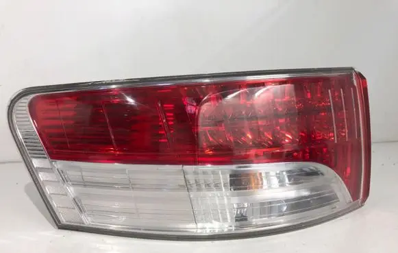 Toyota Avensis T270 Rear/tail lights