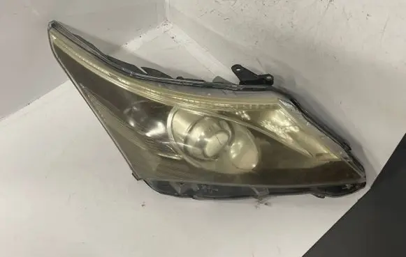 Toyota Avensis T270 Headlight/headlamp 1000017685