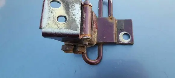 Audi A4 S4 B5 8D Front door upper hinge 4A0831401A