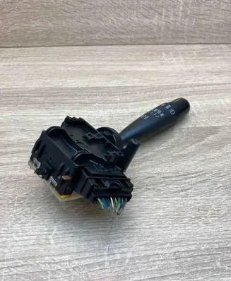 Toyota Yaris Wiper control stalk 173647