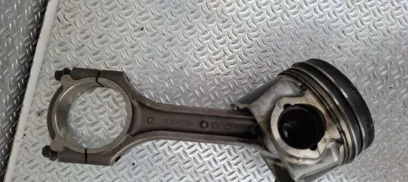 KIA Ceed Piston with connecting rod 5AR073251