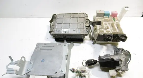 Toyota Auris 150 Engine ECU kit and lock set 89661-02E51