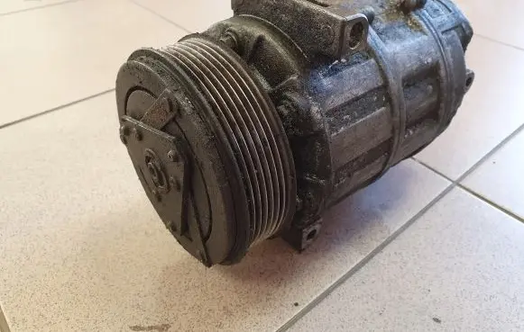 Renault Trafic II (X83) Air conditioning (A/C) compressor (pump) 8200454172B