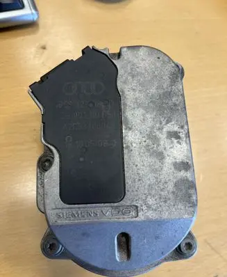 Audi A6 S6 C6 4F Intake manifold valve actuator/motor 059129086
