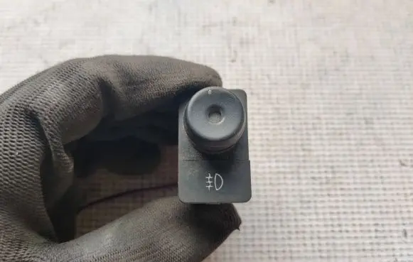 Fog light switch