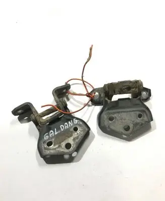 Mitsubishi Pajero Loading door hinge set 