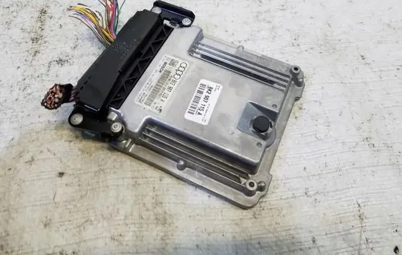 Audi A5 8T 8F Engine control unit/module ECU