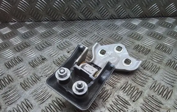 Citroen Jumpy Tailgate/trunk/boot hinge 9820031980