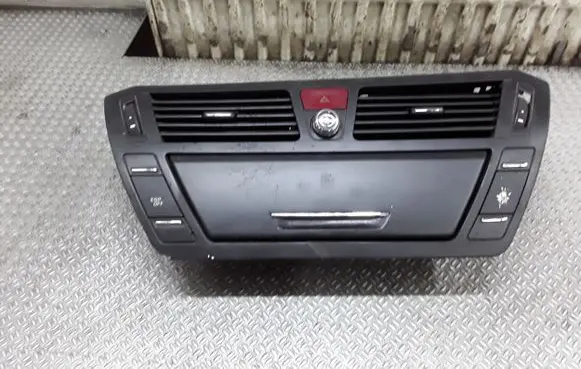 Citroen C4 Grand Picasso Dash center air vent grill