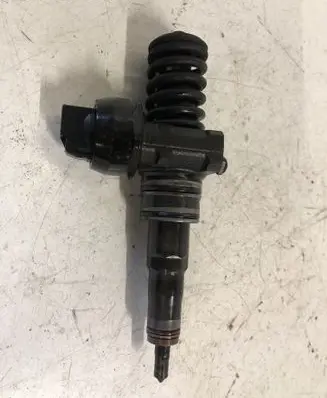 Volkswagen Caddy Fuel injector 038130073