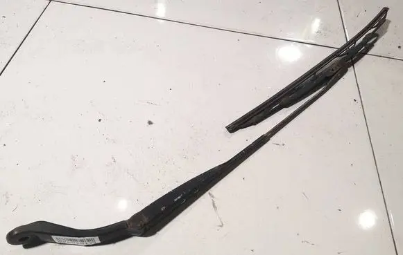 Honda Civic Front wiper blade arm 