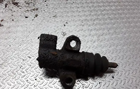 Nissan Terrano Clutch slave cylinder 